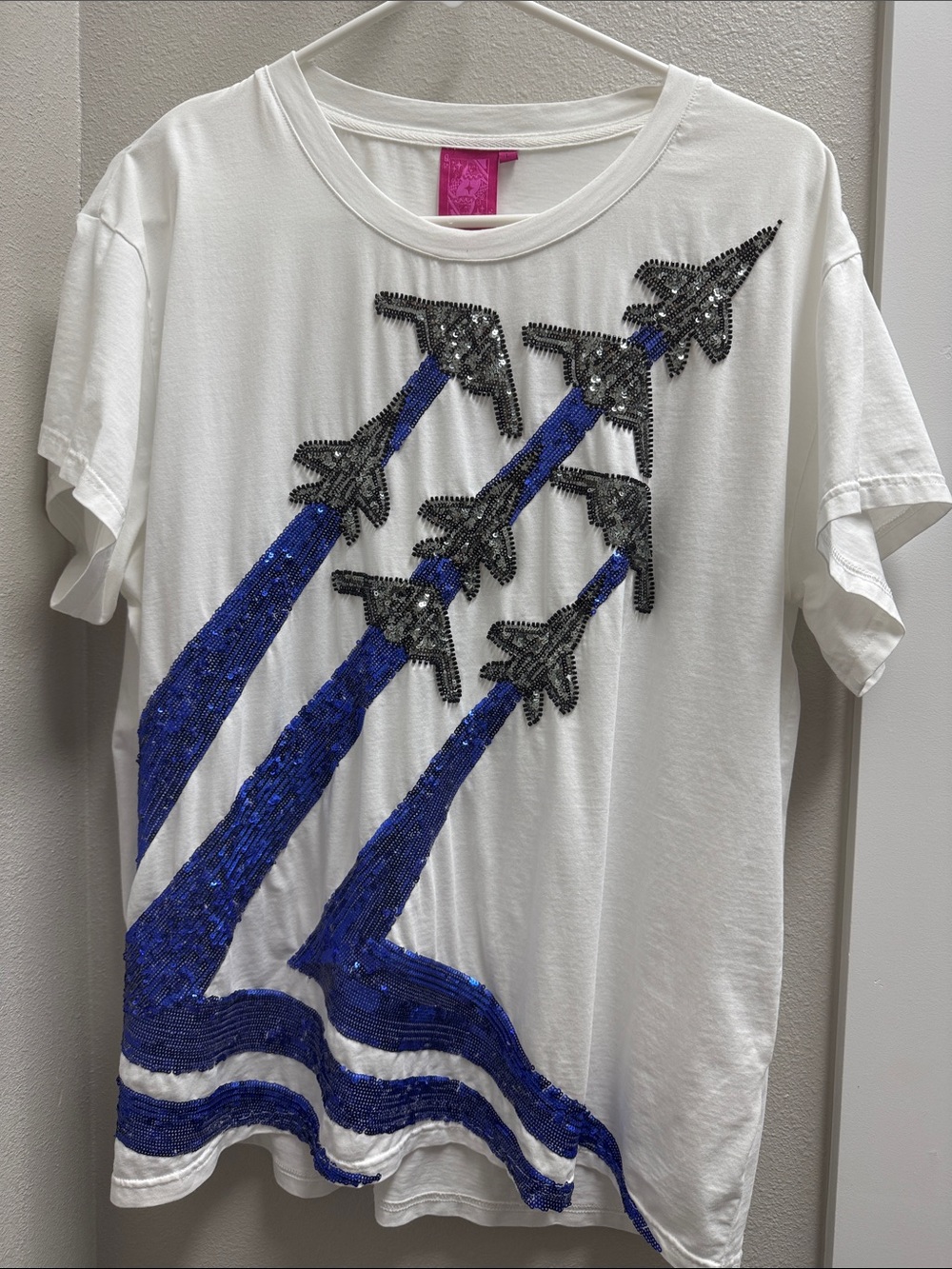 QUEEN OF SPARKLES White Short-Sleeve Tee with Blue Sequin Jet/Bomber/Fighter